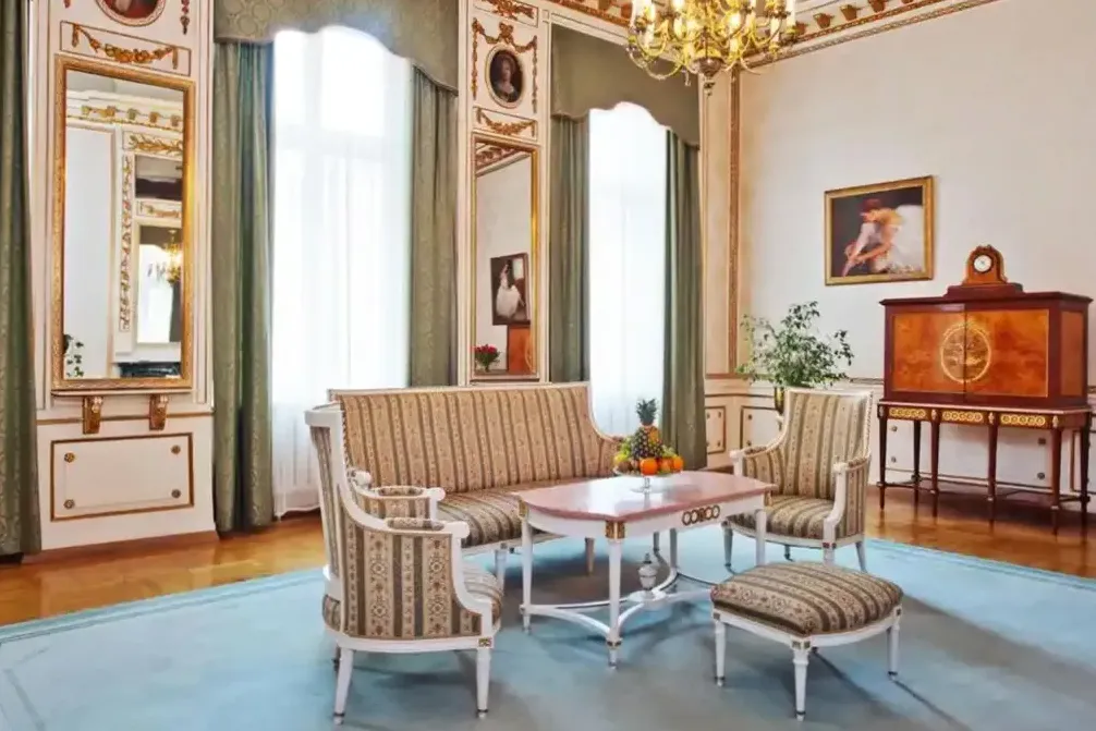 Penthouse — salon z panoramą